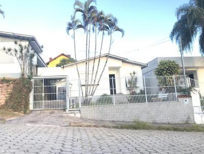 Casa para Venda, em Santa Cruz do Sul, bairro Higienópolis, 4 dormitórios, 2 banheiros, 2 vagas